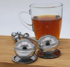 Blended Lifestyle® Theezeef Met Veer - Set Van 2 - Inclusief Lekplaatjes - Geschikt Voor Losse Kruiden -Koffie Kortings Winkel 1200x1148 3