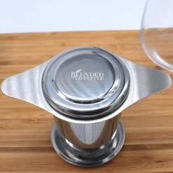 Theezeef Met Handvat Inclusief Lekplaatje En Kruiden Knijper - Thee Ei Voor Losse Thee - Theefilter Voor Losse Thee - Thee Infuser -Koffie Kortings Winkel 1200x1200 365