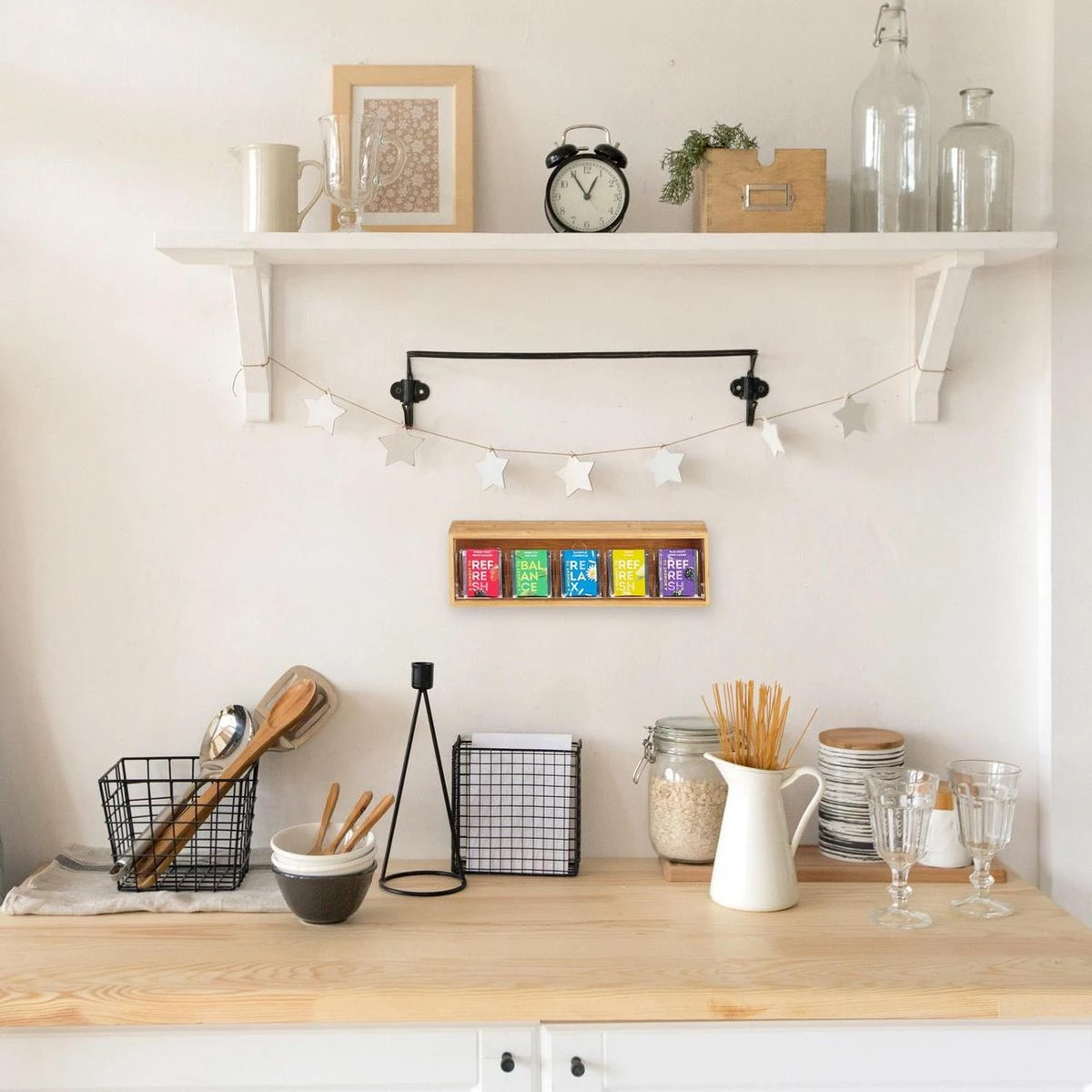 Relaxdays Theedoos 5 Vaks - Theekist - Theezakjeshouder - Bamboe - Voor Ca. 10 Theezakjes 4 Relaxdays Theedoos 5 Vaks - Theekist - Theezakjeshouder - Bamboe - Voor Ca. 10 Theezakjes - Afbeelding 2