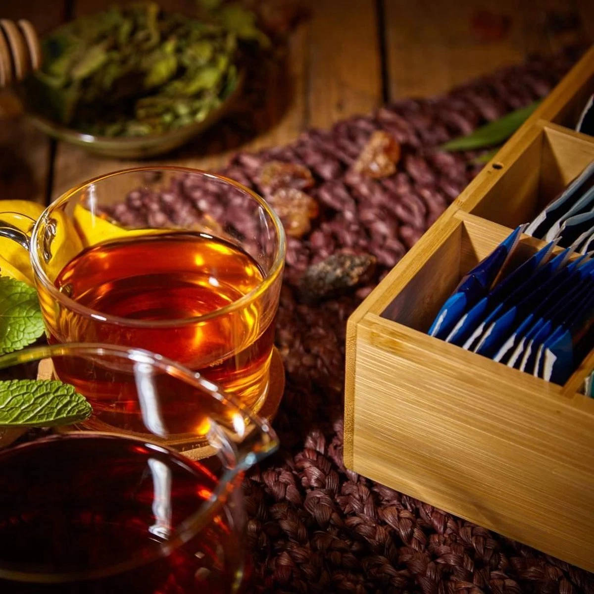 Bambuswald© Houten Theedoos Met 6 Vakken Gemaakt Van 100% Duurzame Bamboe 8 Bambuswald© Houten Theedoos Met 6 Vakken Gemaakt Van 100% Duurzame Bamboe - Afbeelding 6