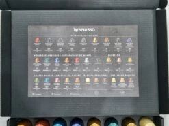 Koffie Proeverij Pakket Groot 40 Stuks Verschillende Smaken Met Mystery Card 'Get Well Soon' Met Persoonlijke (video) Boodschap | Verjaardag | Sinterklaas | Kerstpakket | Vaderdag | Moederdag | Jubileum | Valentijnsdag -Koffie Kortings Winkel 1200x899 1