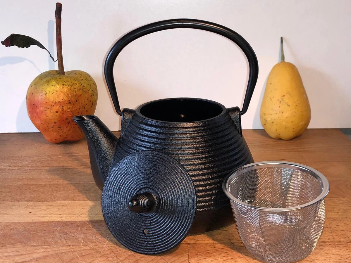 Zeer Mooie Gietijzeren Theepot 0.8 L Zwart, Van Het Merk LEIJZER Design. 4 Zeer Mooie Gietijzeren Theepot 0.8 L Zwart, Van Het Merk LEIJZER Design. - Afbeelding 2