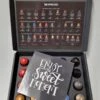 Koffie Proeverij Pakket Met 20 Stuks Verschillende Smaken En Mystery Card 'Enjoy The Sweet Moment' Met Persoonlijke (video) Boodschap | Verjaardag | Sinterklaas | Kerstpakket | Vaderdag | Moederdag | Jubileum | Valentijnsdag -Koffie Kortings Winkel 899x1200